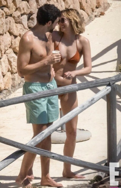 Elizabeth Olsen art pornstar image