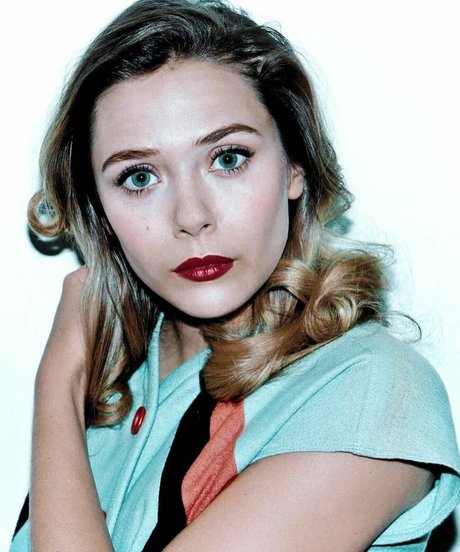 Elizabeth Olsen hot star pictures