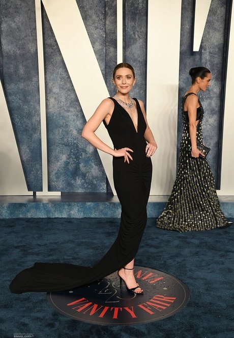 Elizabeth Olsen hot pornstar pictures