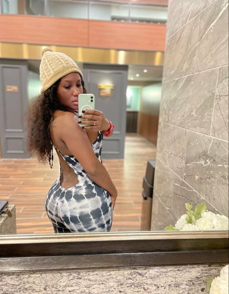 daleeshaa model high quality image