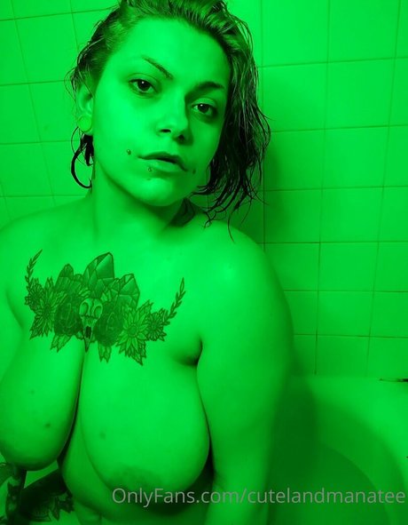 trusteemanatee star adult pic