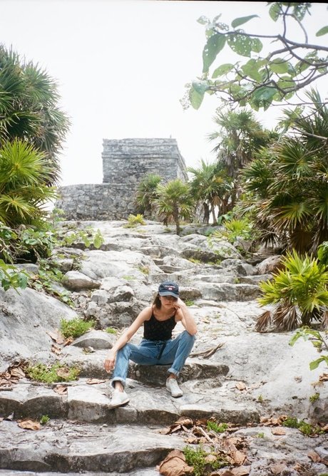 Willa Holland erotic actress gallery