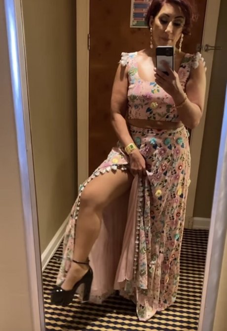 Saira Khan star exclusive photos