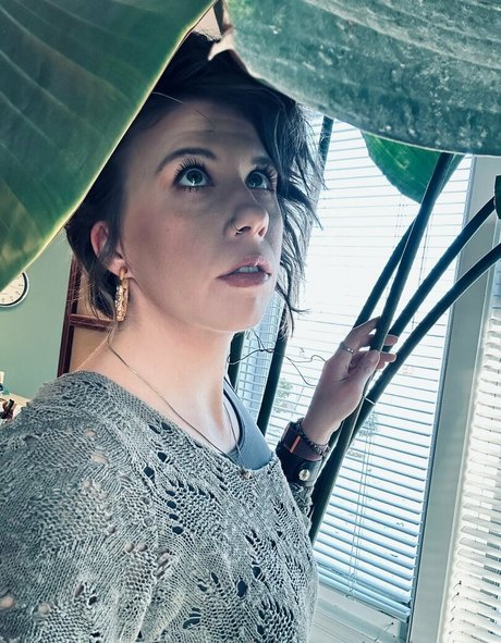 cahiraoona model picture