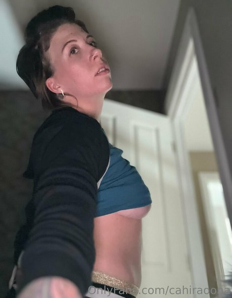 cahiraoona naked actress picture