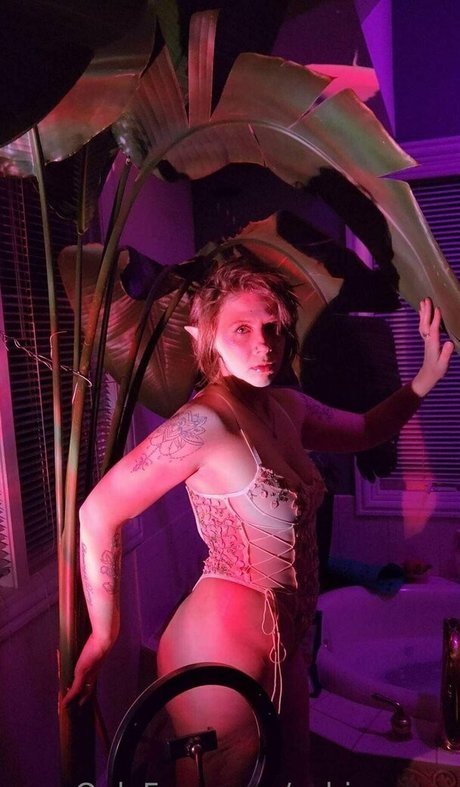 cahiraoona model xxx gallery