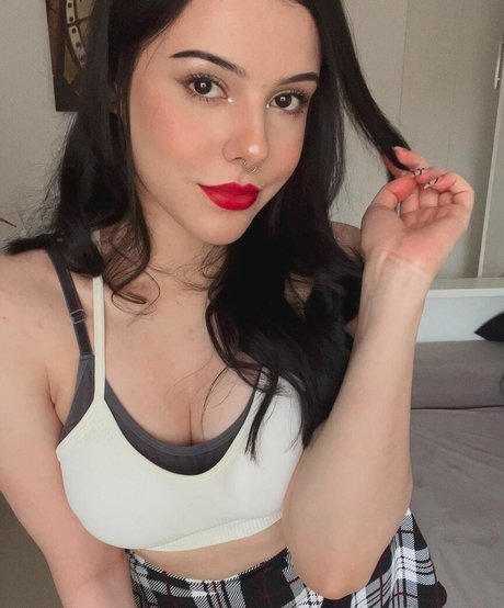 EmilyIsRedCoat nice model images