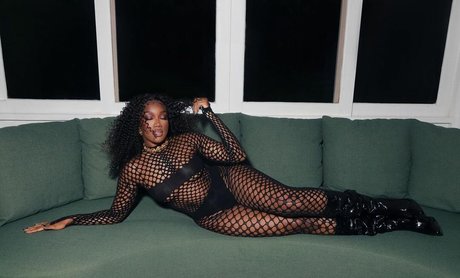 Izza Cantora pornstar sexy pic