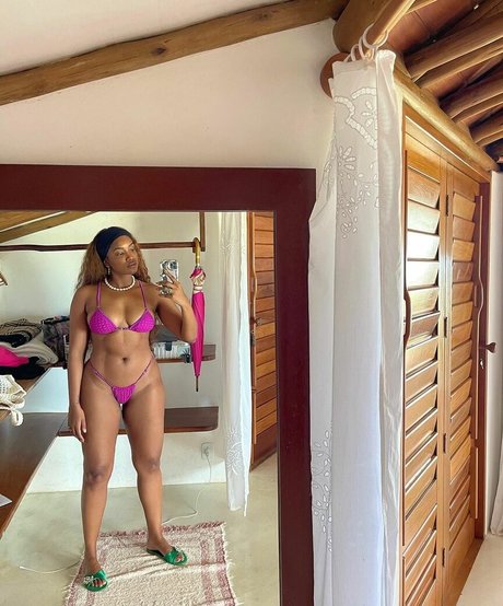 Izza Cantora star free photos