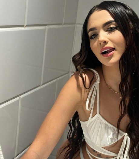 Letycia Soares pornstar archive