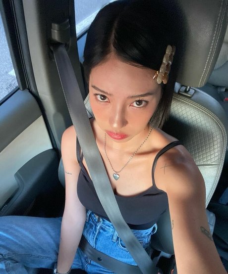 Jeon Jisu porn actress photo