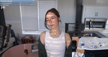 Holls8 xxx star photo