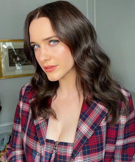 Rachel Brosnahan Profile pic