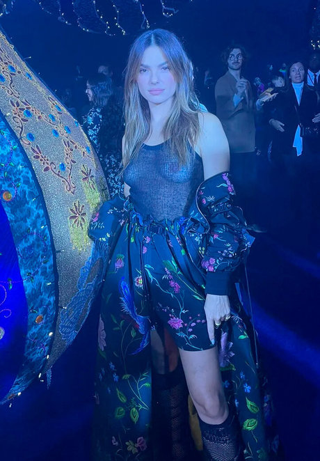 Isis Valverde model adult pics