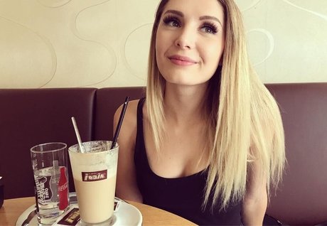 Lauren Southern star hot photos