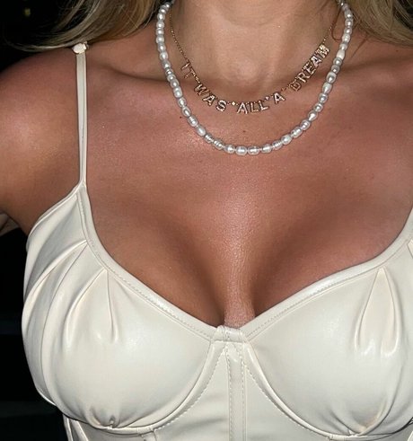 MillieT25 pornographic star gallery