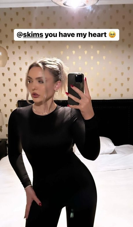 MillieT25 star porn photos