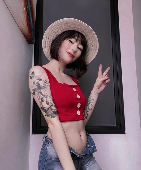 Julia Cristina exclusive model images