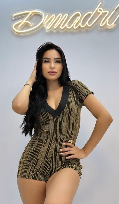 Larissa Nunes high quality star images