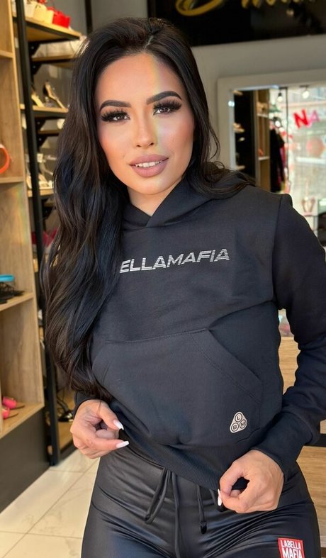 Larissa Nunes pornstar adult images