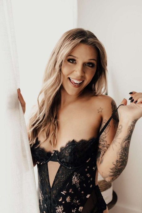 Lexi Bankz nice pornstar pics