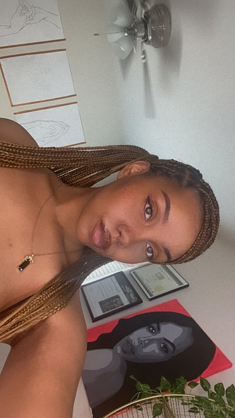 L ex Divine pretty actress gallery