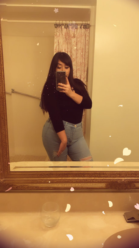 Aspen Baker hot model images