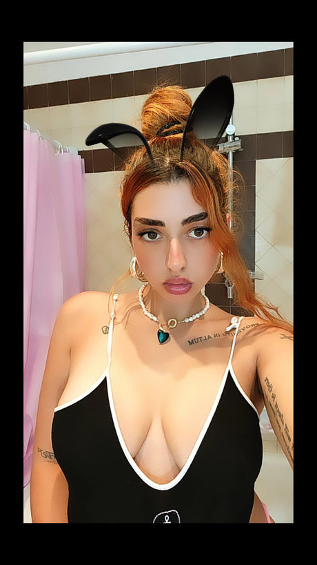 letterbombxx model pretty picture