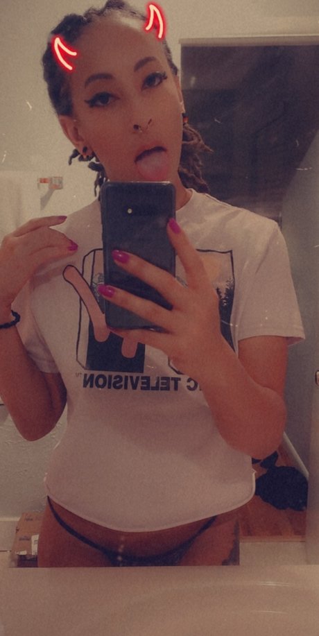 Lennox Chan xxx model photo