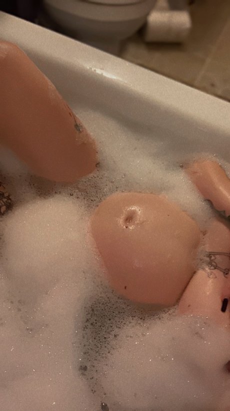 Leighanna Corter model nudes images