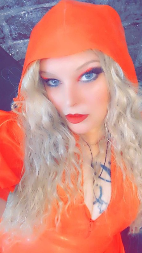 Legzntails pornographic actress img