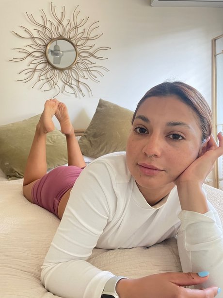 Legs on Lola porn actress images