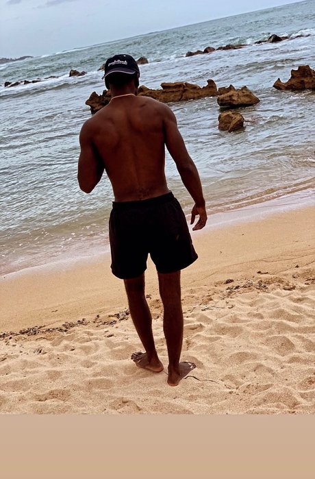 Bee Lee pornographic model pic