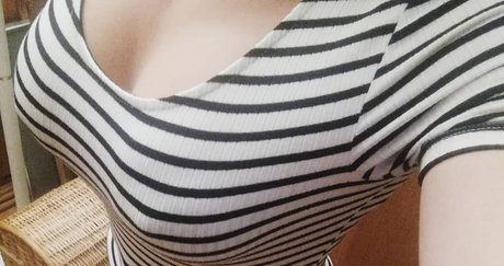 L aObristovitch pretty model pic