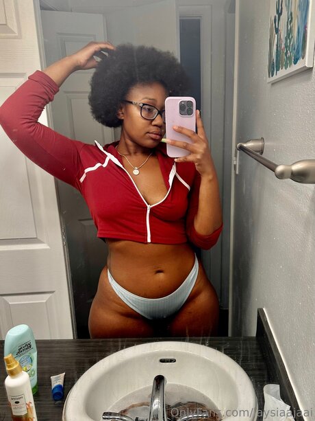 Miss Laysia Jai star nudes images