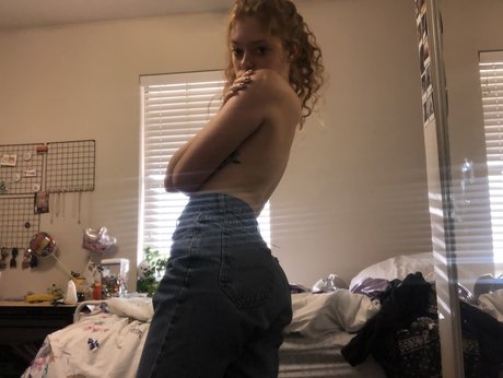 siracha beautiful actress picture