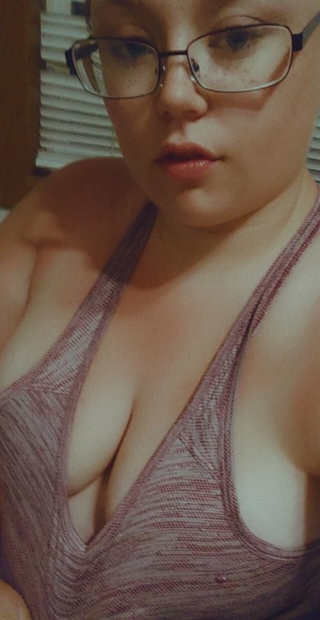 Sunnie sub star high quality picture