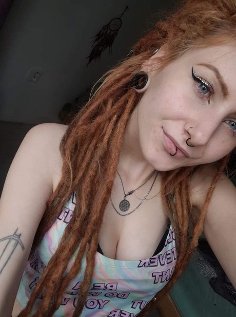 Linde erotic star image