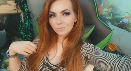 Lilykushfree pornstar hd photo