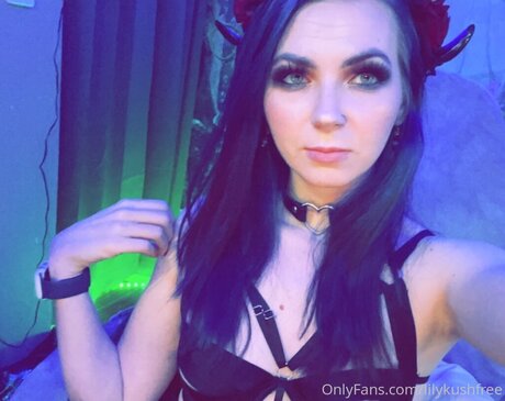 Lilykushfree free star photos