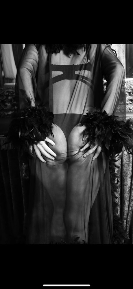 Lilth Lovely pretty pornstar photos