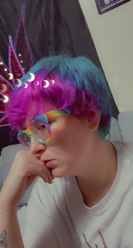 Tyrra Rose_ art star photo