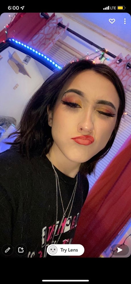 Lilhaileybailey model hd pics