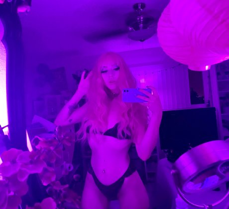 lilfoxbrat star hot pic