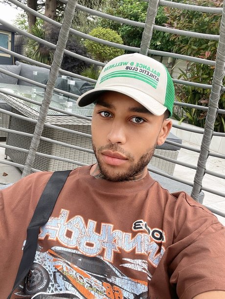 LIL BADDIE CARTER star sexy images