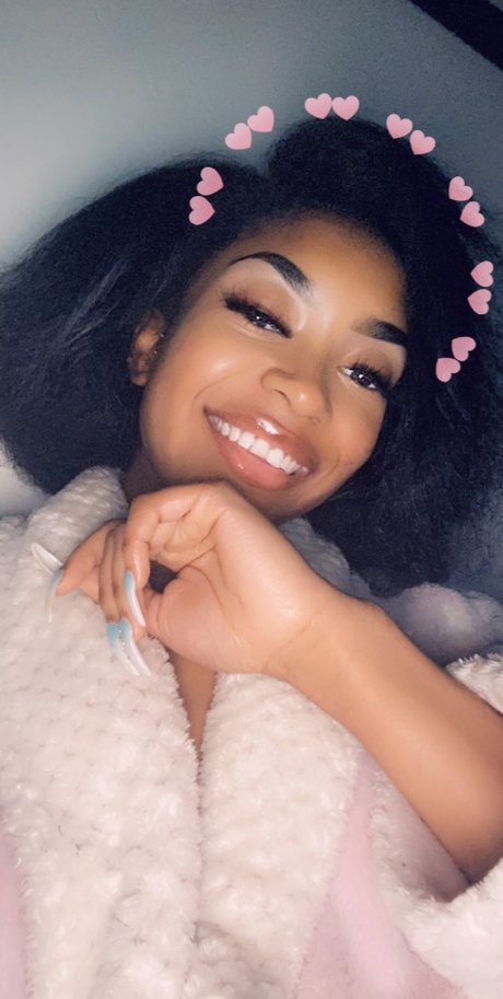 Miss Cherry J star top pic