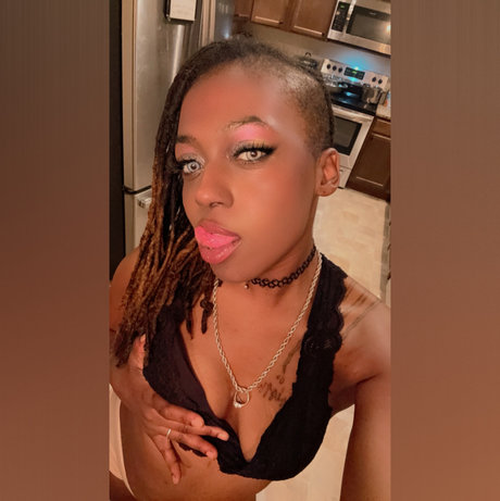 Liiv Lickenz aka Sylva Koolattah_ art pornstar img