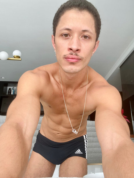 Liipe nude star image