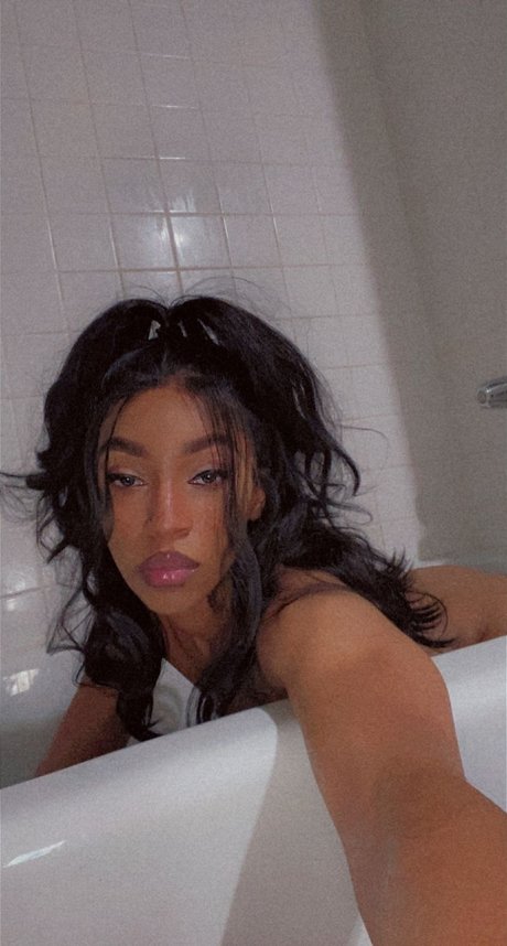 AmiraBabyyy star erotic archive