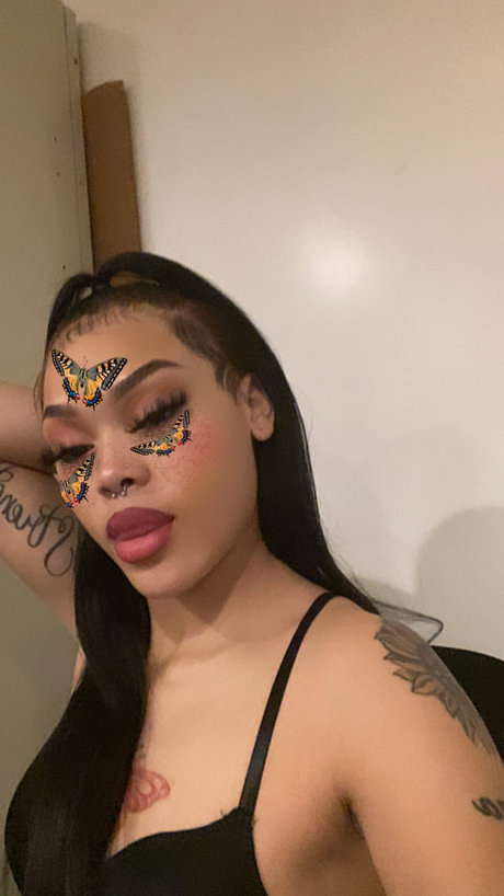 V I P Page hot pornstar photo